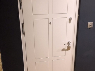 Bespoke design security flat doors installed in Wapping, fire rated, security level 3.